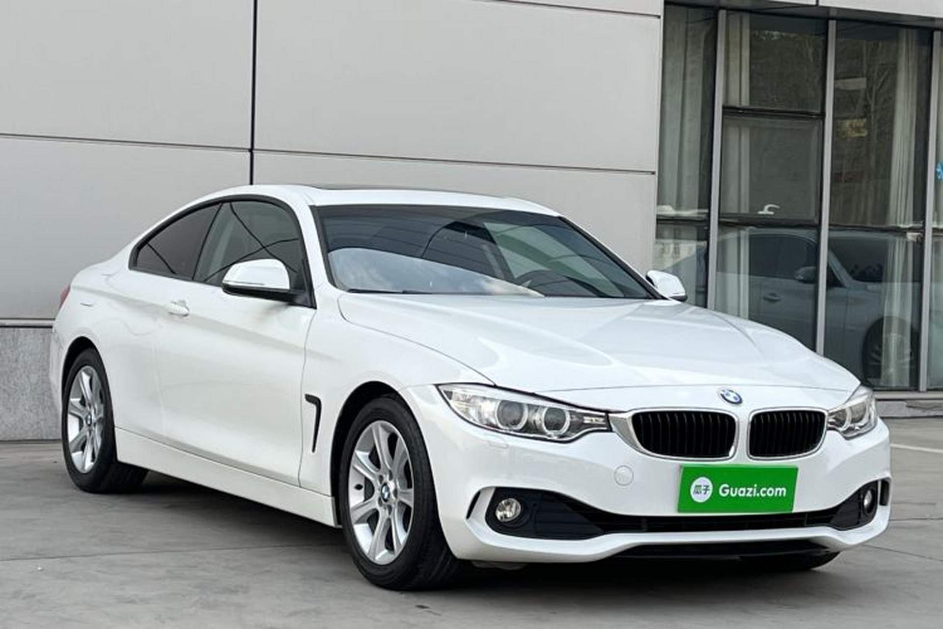 Used BMW 4 Series 2016 420i Fashion Model Front Right 45 Deg