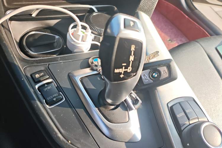 Used BMW 4 Series 2016 420i Convertible Fashion Model Gear Lever