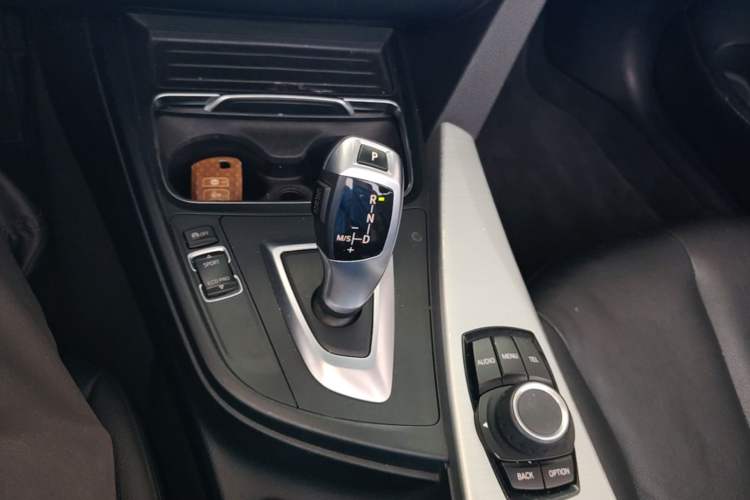 Used BMW 4 Series 2016 420i Convertible Fashion Model Gear Lever