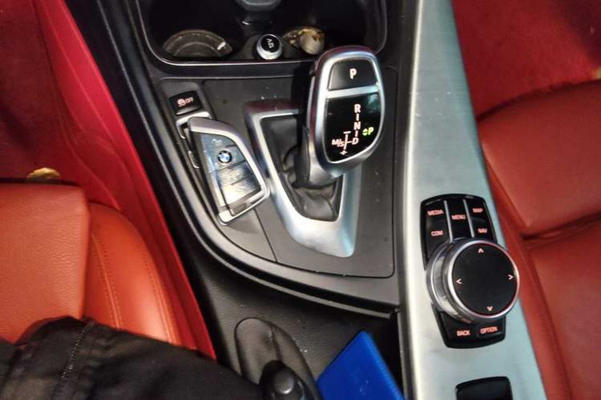 Used BMW 4 Series 2016 430i Convertible Design Package Gear Lever