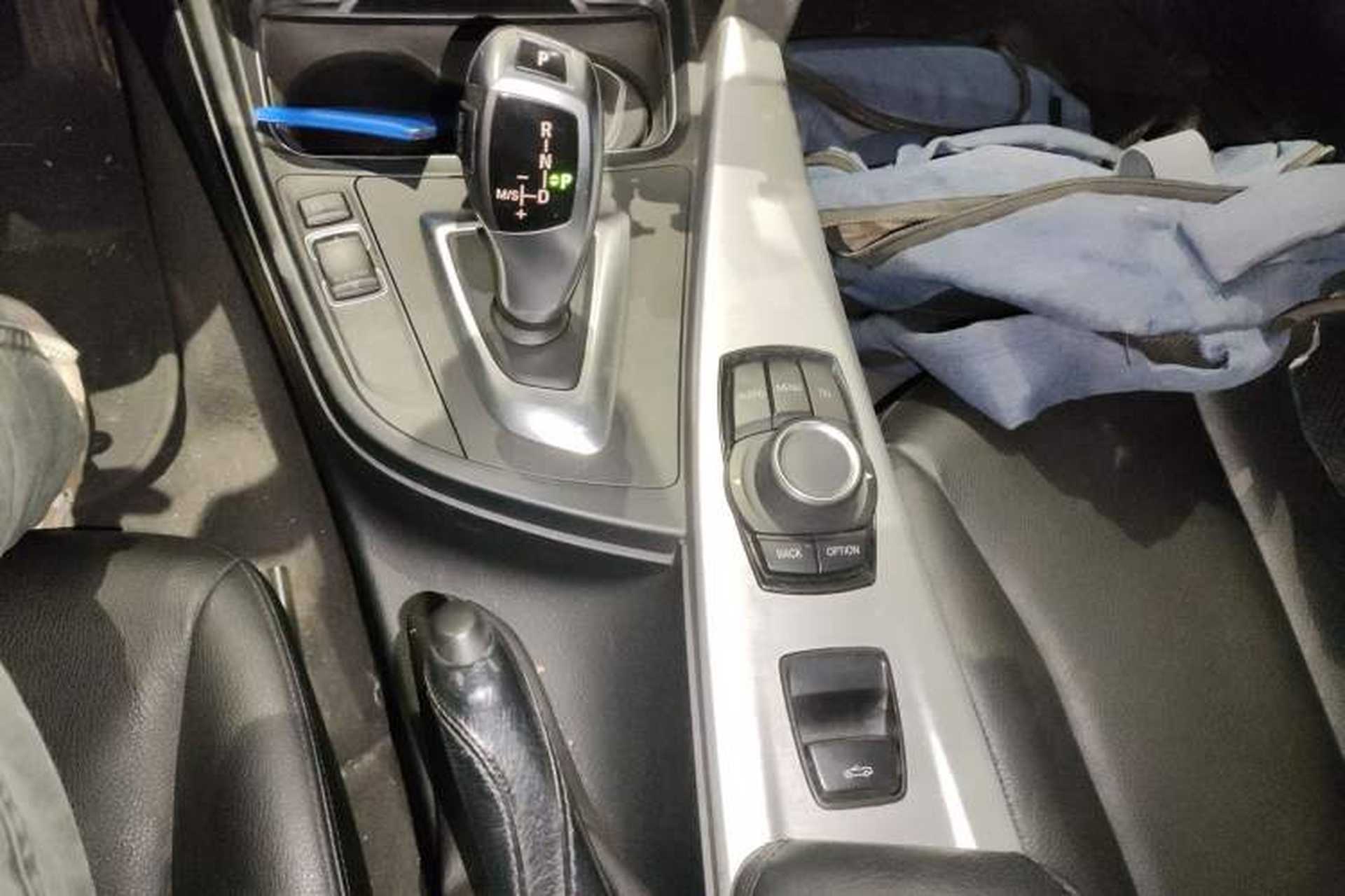 Used BMW 4 Series 2016 420i Convertible Fashion Model Gear Lever