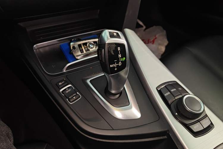 Used BMW 4 Series 2016 420i Convertible Fashion Model Gear Lever