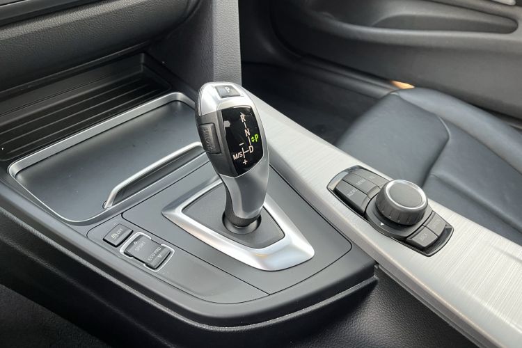 Used BMW 4 Series 2016 420i Fashion Model Gear Lever