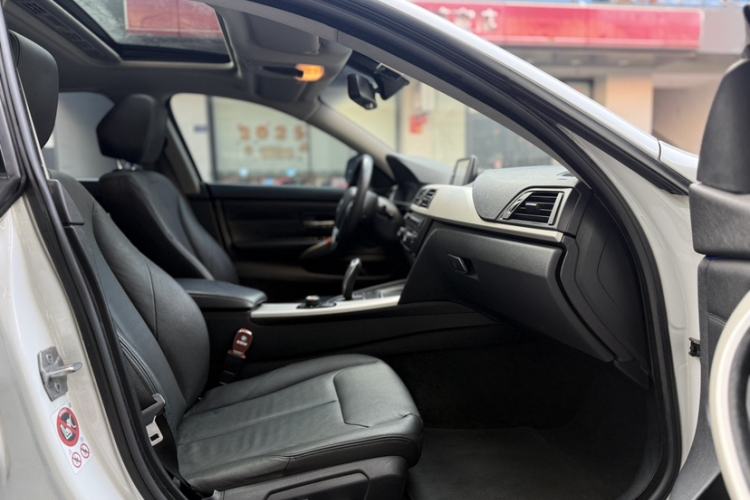 Used BMW 4 Series 2016 420i Gran Coupe Active Edition Interior 1