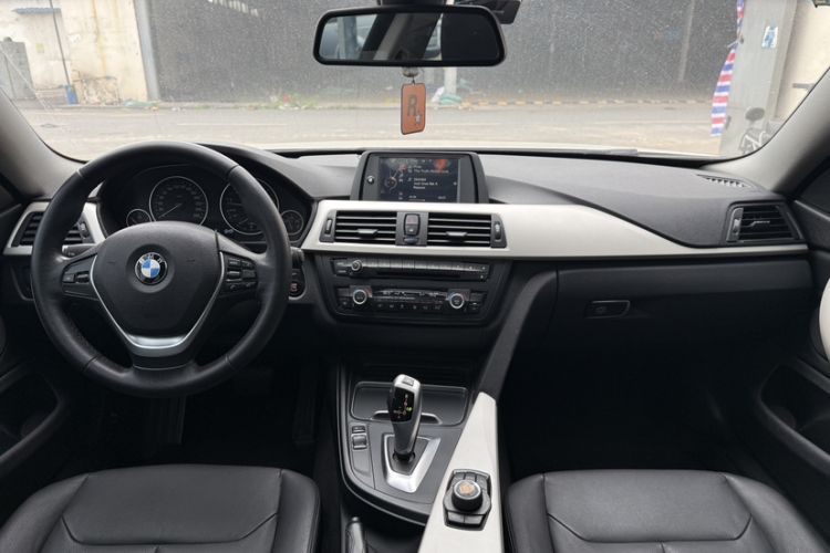 Used BMW 4 Series 2016 420i Gran Coupe Active Edition Interior 14