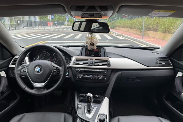 Used BMW 4 Series 2016 420i Gran Coupe Active Edition Interior 2