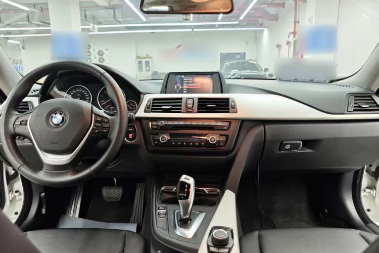 Used BMW 4 Series 2016 420i Gran Coupe Active Edition Interior 2