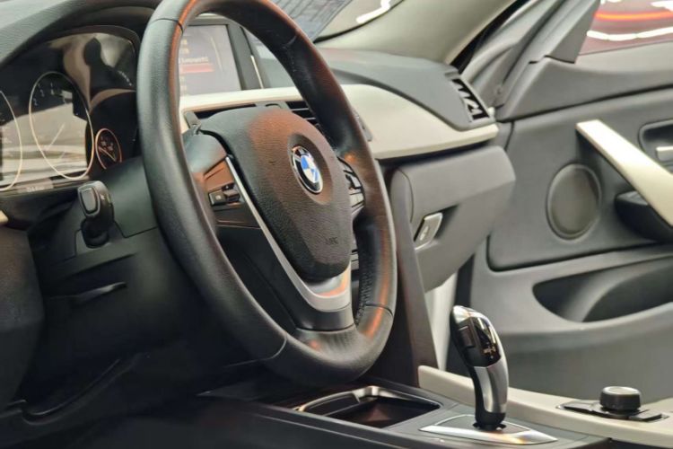 Used BMW 4 Series 2016 420i Gran Coupe Active Edition Interior 8