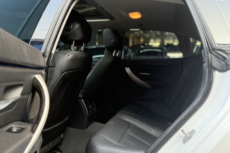 Used BMW 4 Series 2016 420i Gran Coupe Active Edition Interior 9