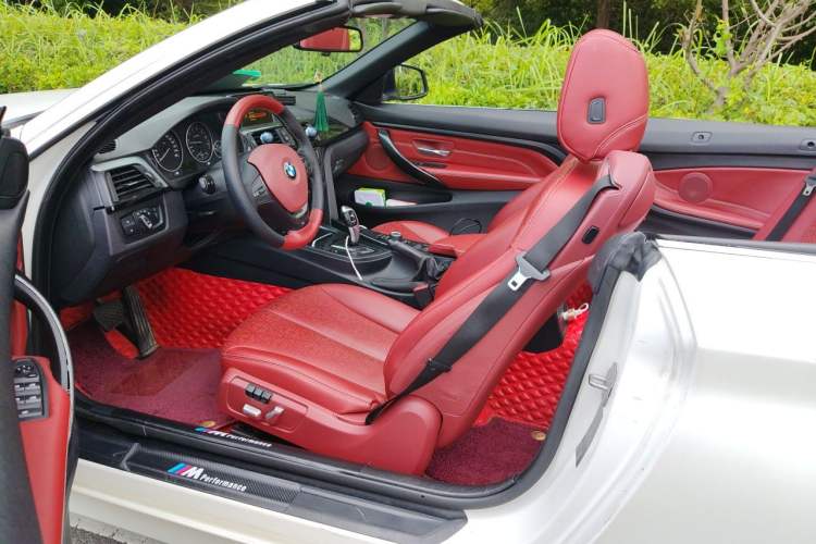 Used BMW 4 Series 2016 420i Convertible Fashion Model Left Front Seat