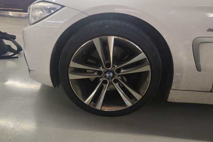 Used BMW 4 Series 2016 430i Convertible Design Package Left Front Wheel Hub