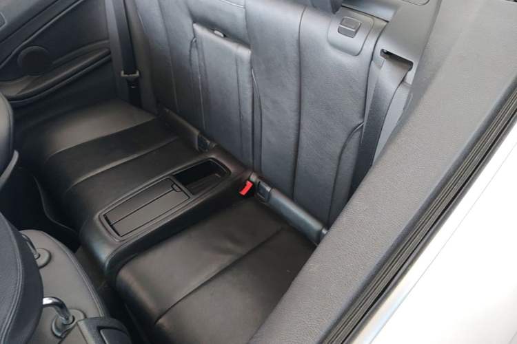 Used BMW 4 Series 2016 420i Convertible Fashion Model Left Rear Seat