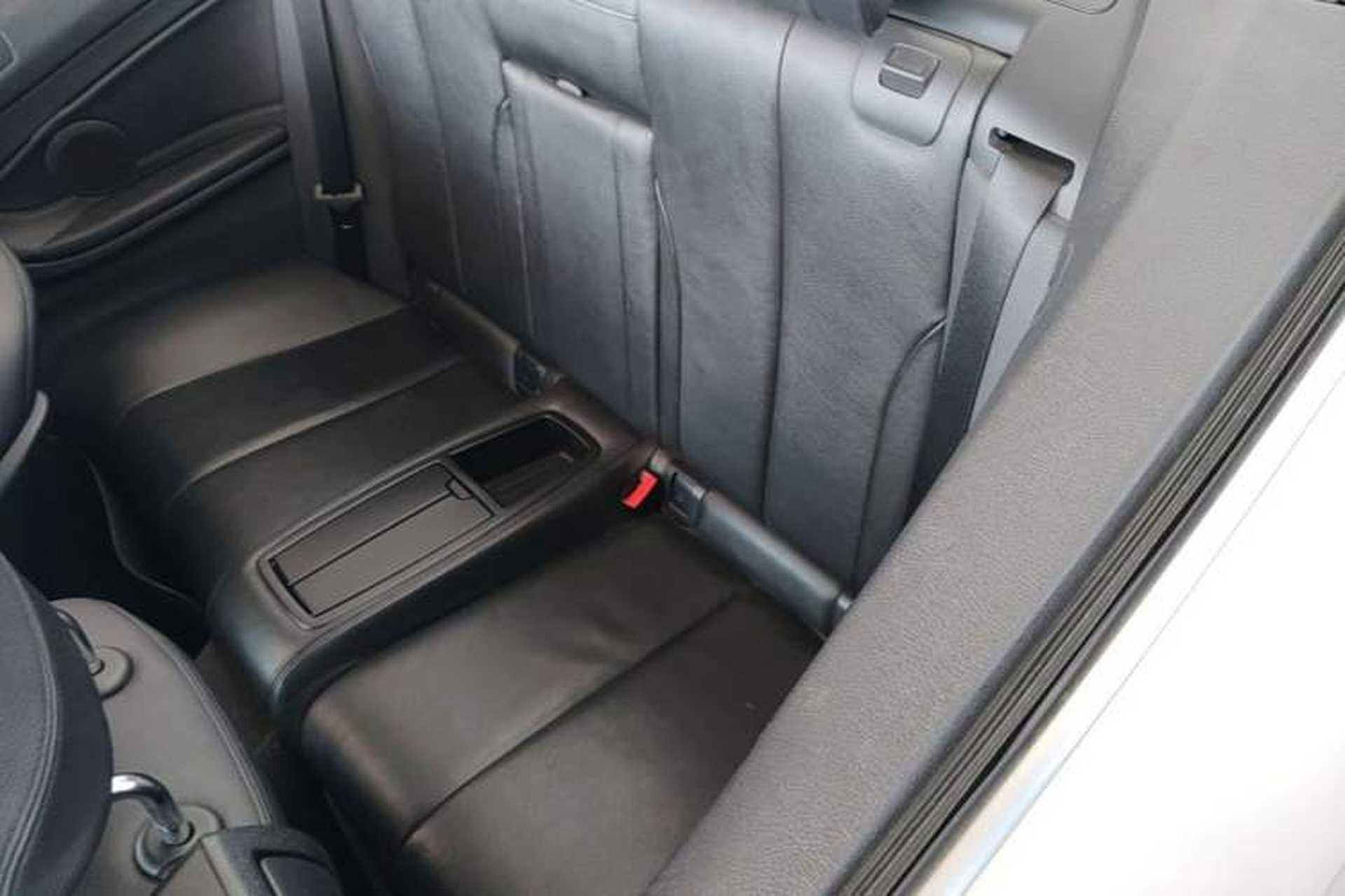Used BMW 4 Series 2016 420i Convertible Fashion Model Left Rear Seat