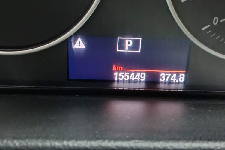 Used BMW 4 Series 2016 420i Fashion Model Odometer Close Up