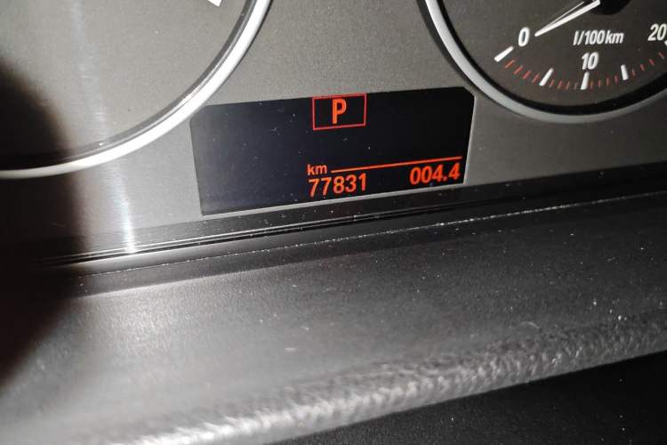Used BMW 4 Series 2016 420i Convertible Design Package Edition Odometer Close Up