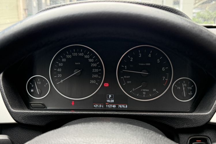Used BMW 4 Series 2016 420i Gran Coupe Active Edition Odometer Close Up