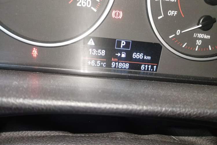 Used BMW 4 Series 2016 420i Convertible Design Package Edition Odometer Close Up