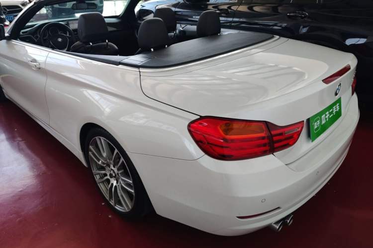 Used BMW 4 Series 2016 420i Convertible Fashion Model Rear Left 45 Deg