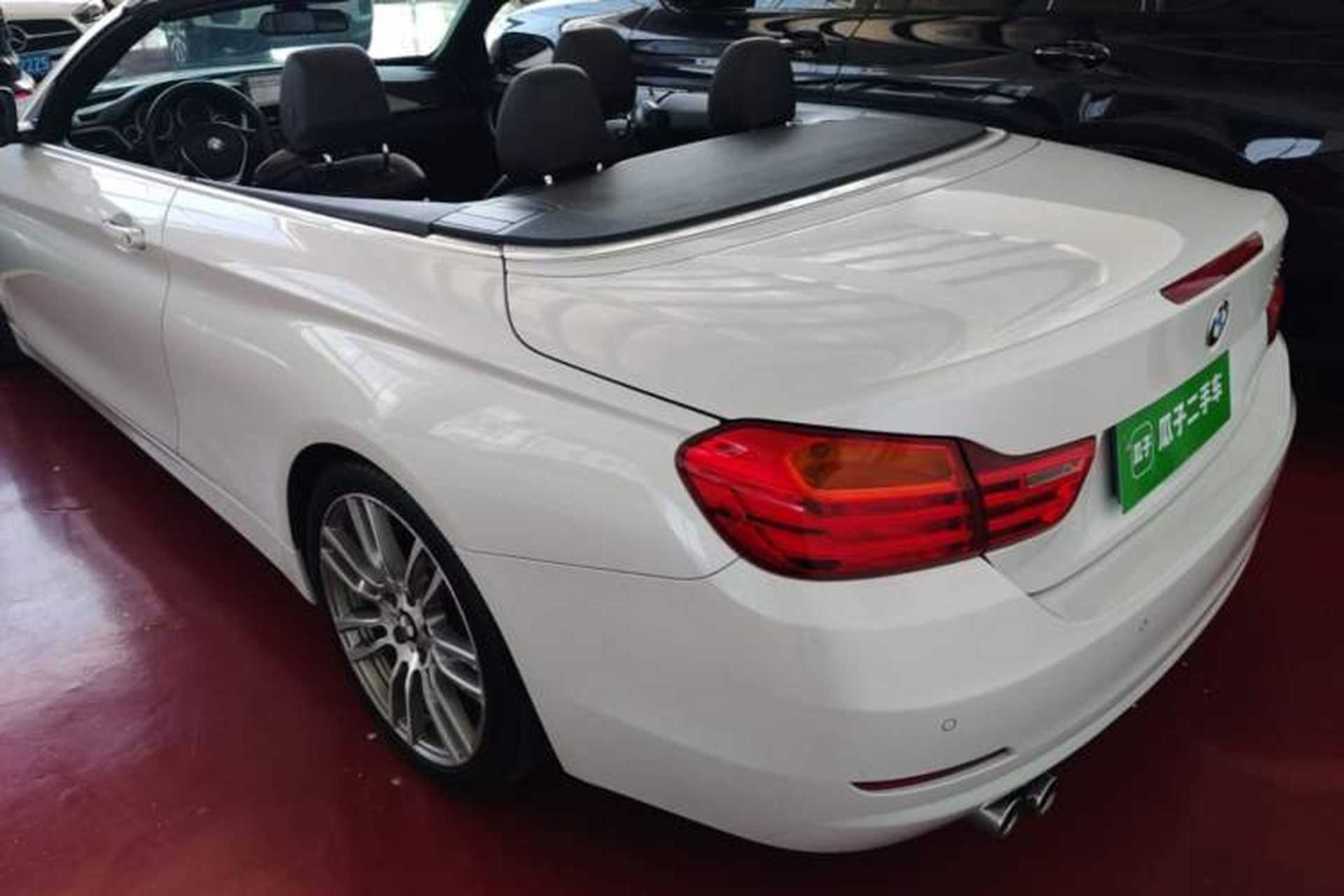 Used BMW 4 Series 2016 420i Convertible Fashion Model Rear Left 45 Deg