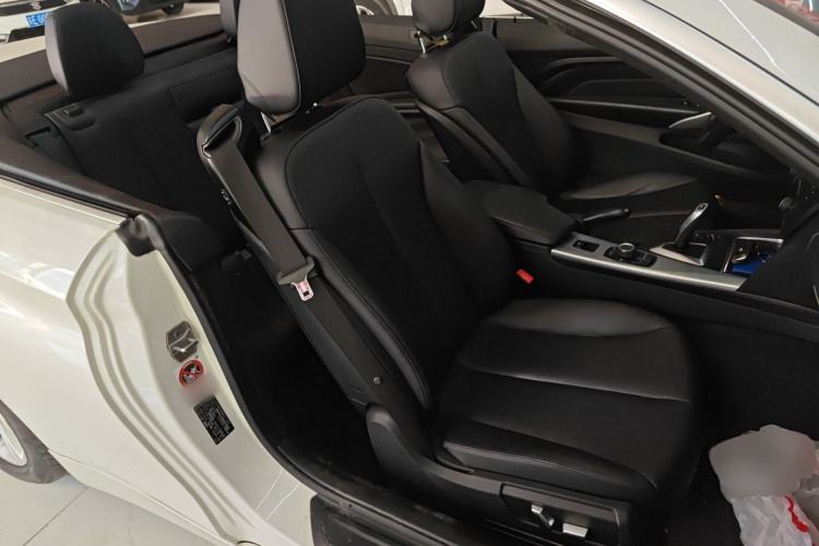 Used BMW 4 Series 2016 420i Convertible Fashion Model Right Front Seat
