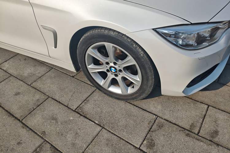 Used BMW 4 Series 2016 420i Convertible Fashion Model Right Front Wheel Hub