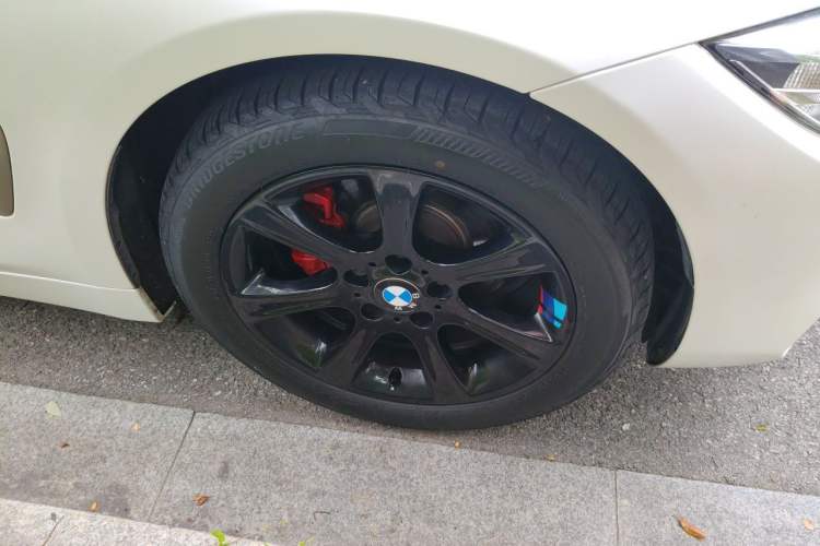 Used BMW 4 Series 2016 420i Convertible Fashion Model Right Front Wheel Hub