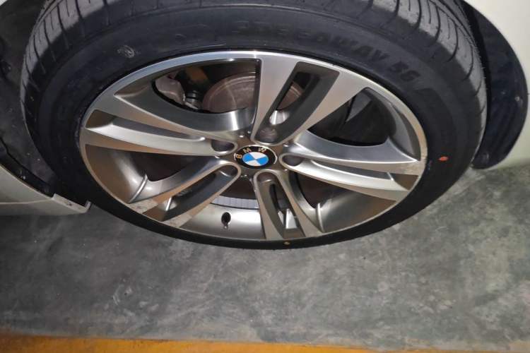 Used BMW 4 Series 2016 420i Convertible Design Package Edition Right Front Wheel Hub