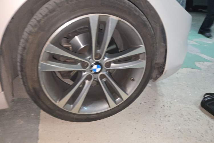 Used BMW 4 Series  Right Front Wheel Hub