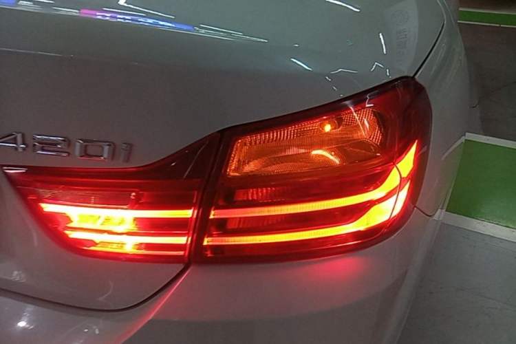 Used BMW 4 Series 2016 420i Convertible Fashion Model Right Rear Taillight