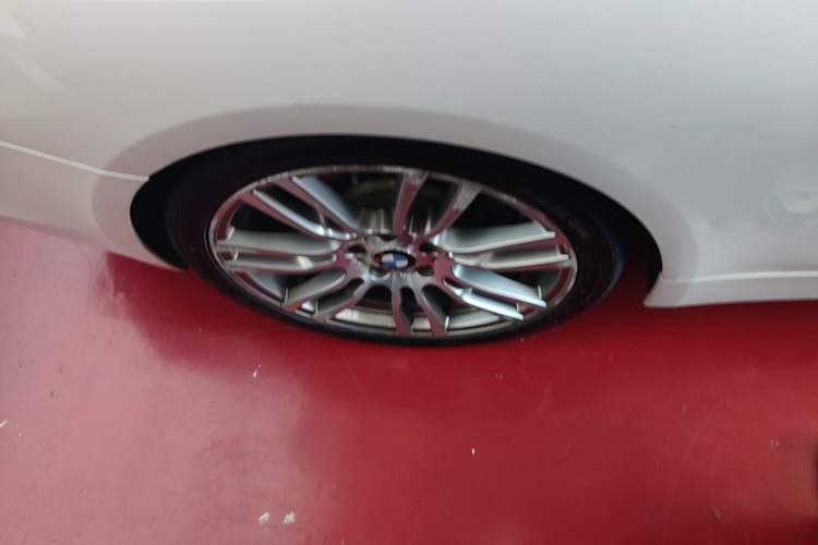 Used BMW 4 Series 2016 420i Convertible Fashion Model Right Rear Wheel Hub