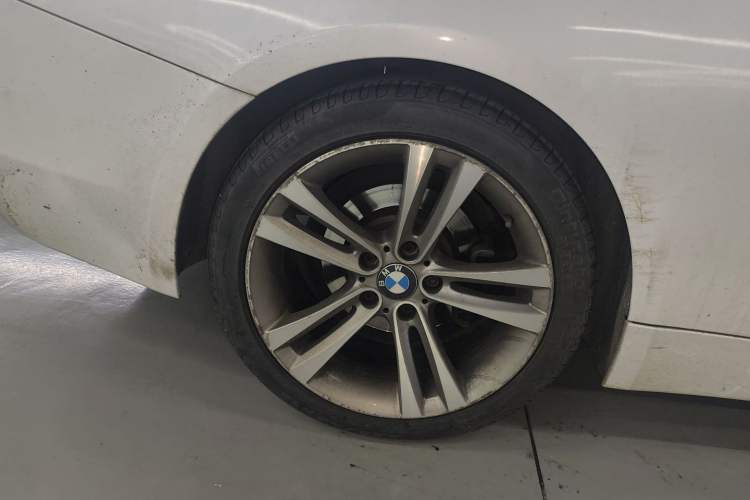 Used BMW 4 Series 2016 430i Convertible Design Package Right Rear Wheel Hub