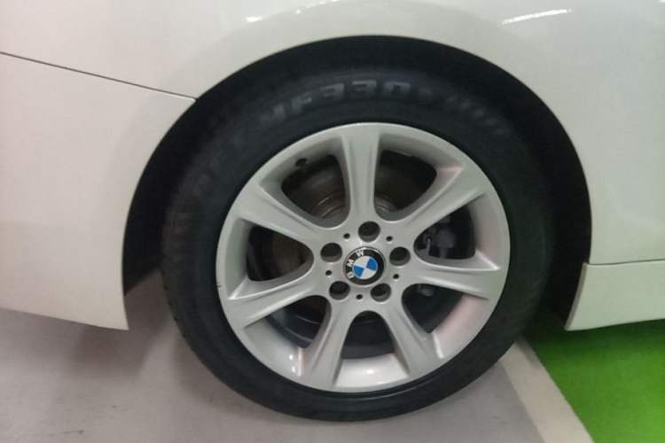 Used BMW 4 Series 2016 420i Convertible Fashion Model Right Rear Wheel Hub
