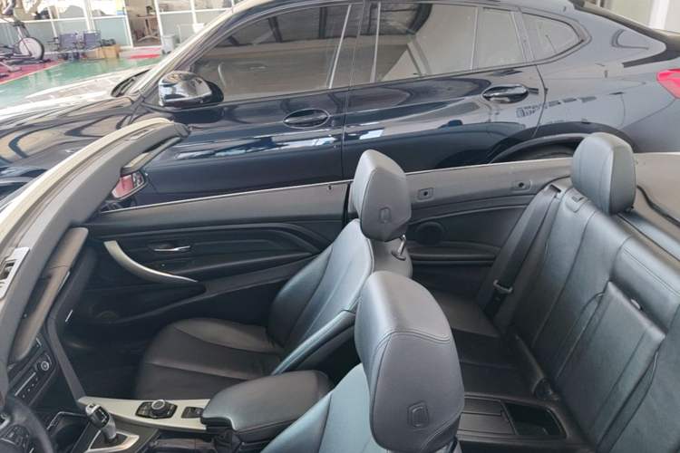 Used BMW 4 Series 2016 420i Convertible Fashion Model Roof