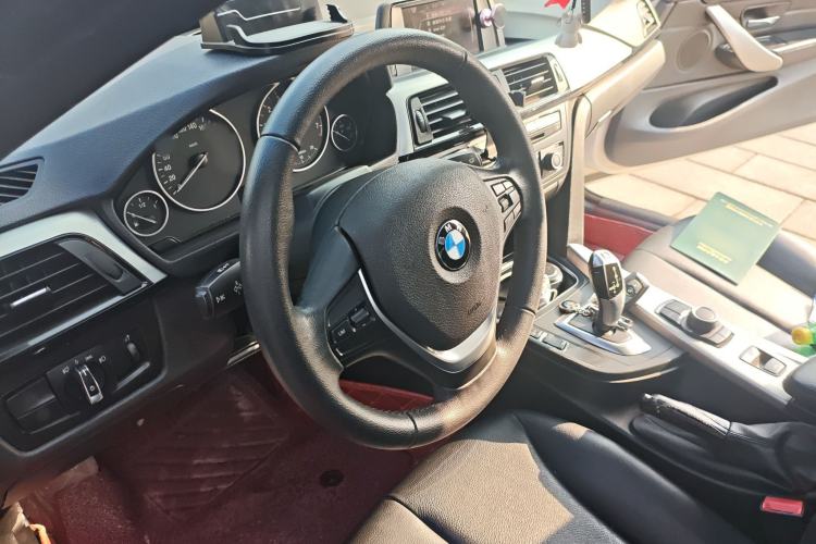 Used BMW 4 Series 2016 420i Convertible Fashion Model Steering Wheel