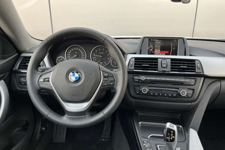 Used BMW 4 Series 2016 420i Fashion Model Steering Wheel