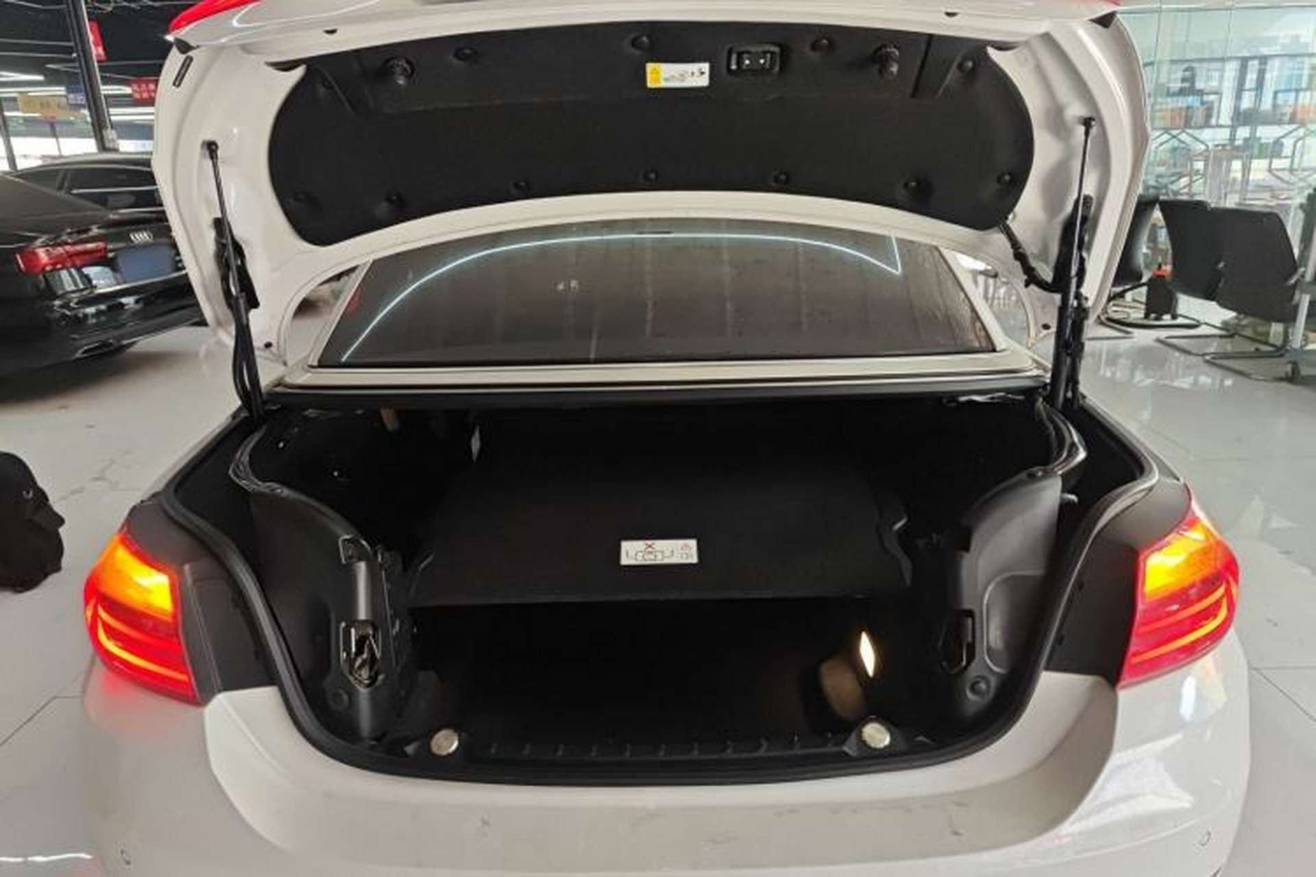 Used BMW 4 Series 2016 420i Convertible Fashion Model Trunk