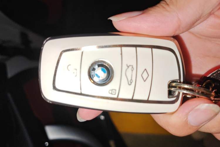 Used BMW 4 Series 2016 420i Convertible Design Package Edition Vehicle Key