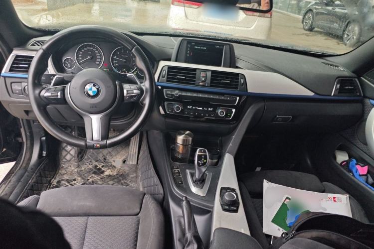 Used BMW 4 Series 2017 425i Gran Coupe Leading Model with M Sport Package Center Console