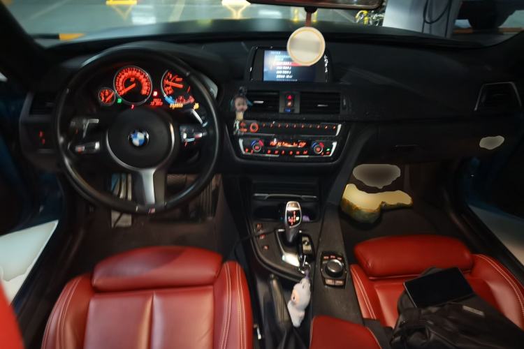 Used BMW 4 Series 2017 425i Gran Coupe Leading Model with M Sport Package Center Console