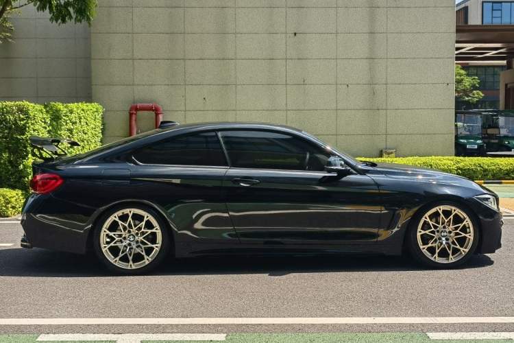 Used BMW 4 Series 2017 425i M Sport Package Exterior 10