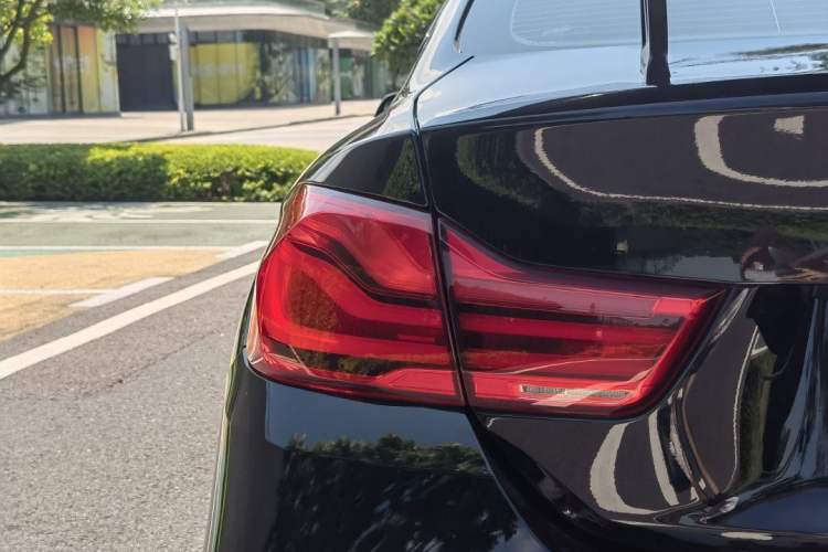 Used BMW 4 Series 2017 425i M Sport Package Exterior 9