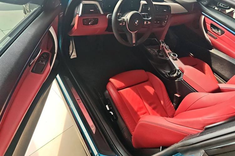 Used BMW 4 Series 2017 425i M Sport Package Interior 3