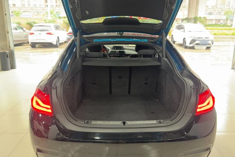 Used BMW 4 Series 2017 425i Gran Coupe Leading Model with M Sport Package Interior 6