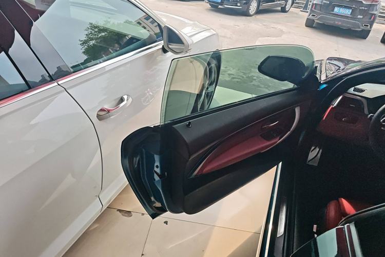 Used BMW 4 Series 2017 425i M Sport Package Interior 7