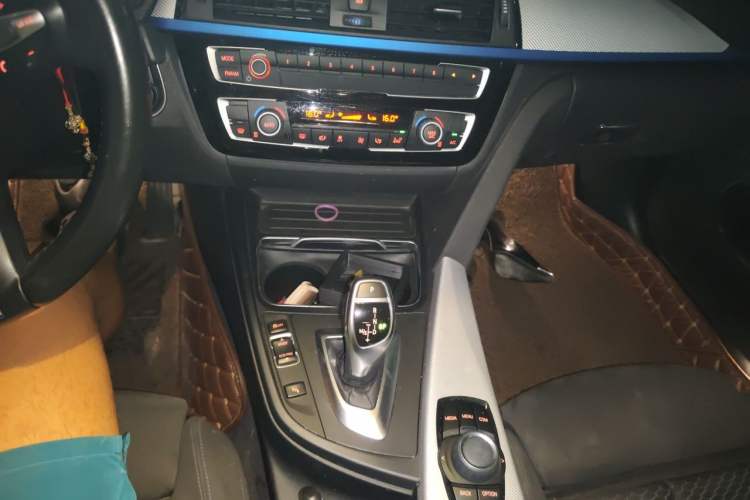 Used BMW 4 Series 2017 425i Gran Coupe Leading Model with M Sport Package Audio And AC Panel