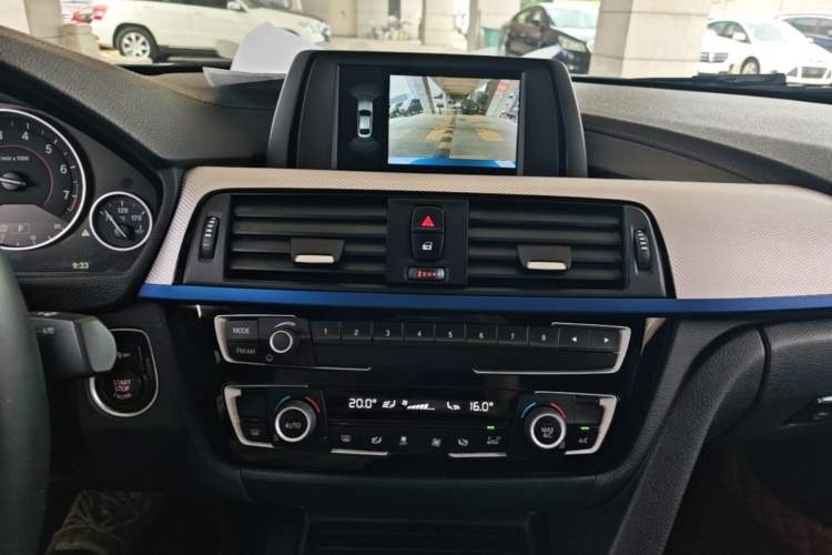 Used BMW 4 Series 2017 425i Gran Coupe Leading Model with M Sport Package Audio And AC Panel
