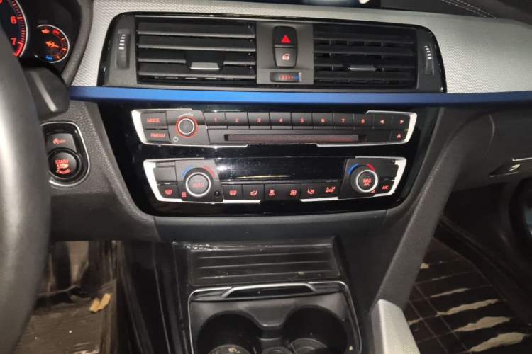 Used BMW 4 Series 2017 425i Gran Coupe Luxury M Sport Package Audio And AC Panel