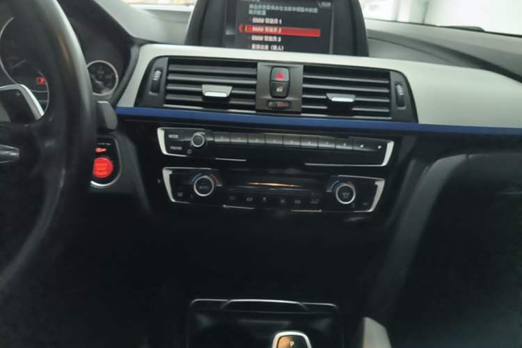 Used BMW 4 Series 2017 425i Gran Coupe Leading Model with M Sport Package Audio And AC Panel
