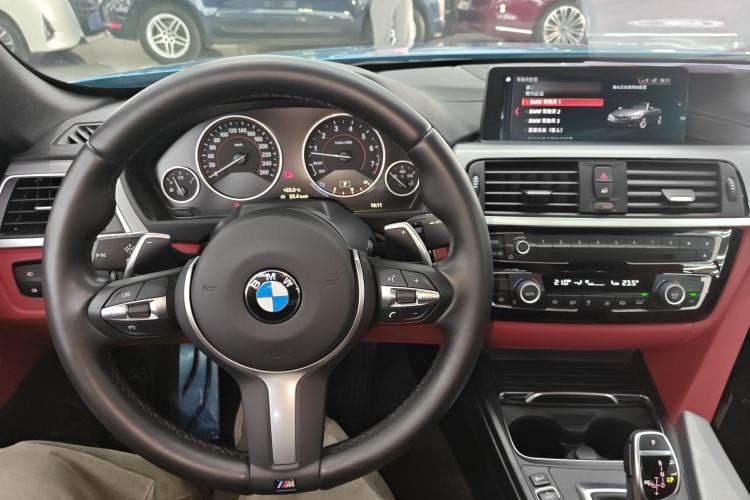 Used BMW 4 Series 2017 425i Convertible M Sport Package Center Console