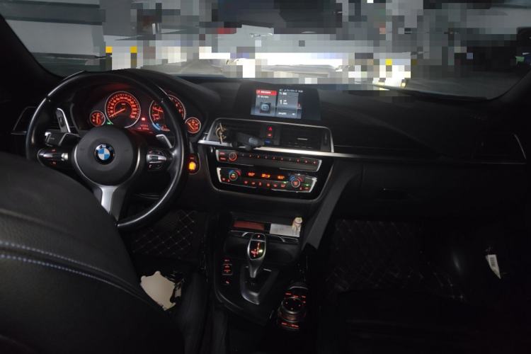 Used BMW 4 Series 2017 425i M Sport Package Center Console